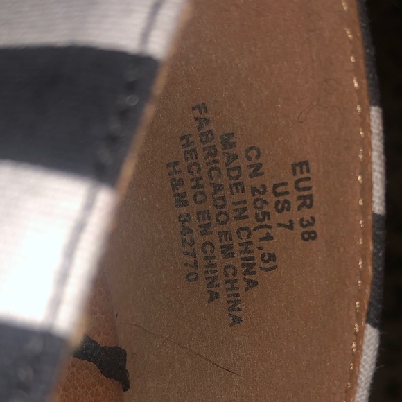 EUC H&M black and white striped open-toe flats - Picture 5 of 5